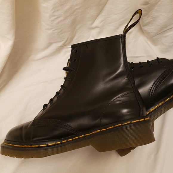 Doc Martens - Picture 3 of 11